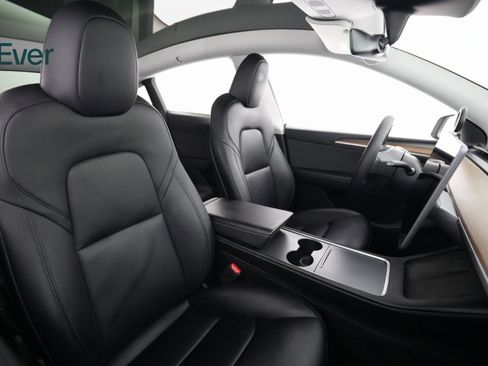 Used 2023 Tesla Model Y Performance image 8