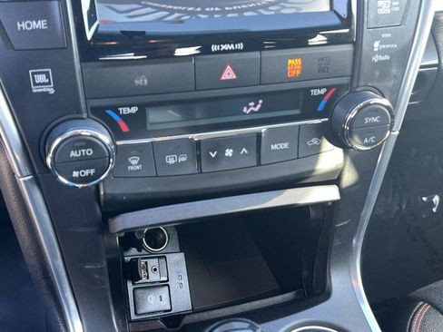 Used 2017 Toyota Camry XSE image 17