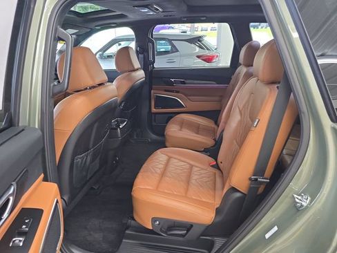 Used 2024 Kia Telluride SX Prestige X-Pro AWD/4WD image 10