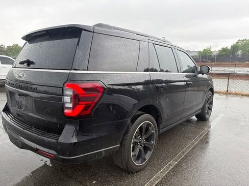 Used 2023 Ford Expedition Limited RWD image 3