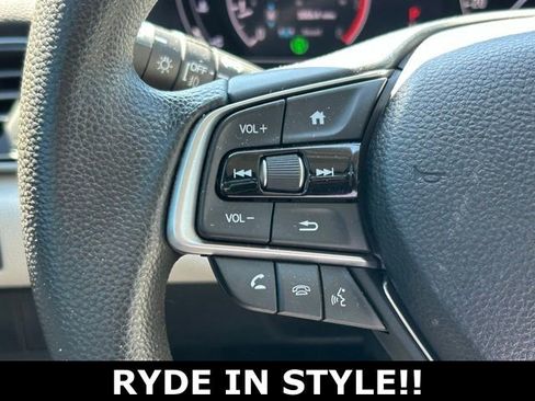Used 2018 Honda Accord EX image 22