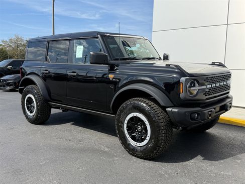 New 2026 Ford Bronco Badlands image 2