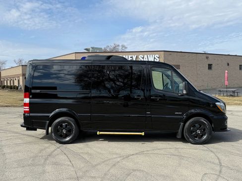 Used 2015 Mercedes-Benz Sprinter 2500 image 7