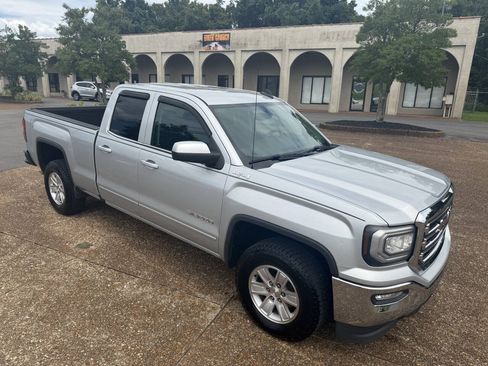 Used 2018 GMC Sierra 1500 SLE w/ SLE Value Package AWD/4WD image 3