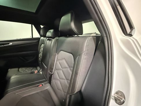 Used 2024 Volkswagen Atlas Cross Sport SE w/ Panoramic Sunroof Package AWD/4WD image 47