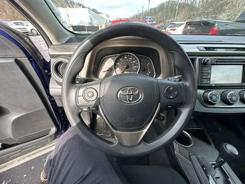 Used 2015 Toyota RAV4 LE image 13