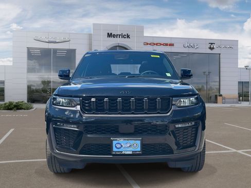 Used 2026 Jeep Grand Cherokee Limited w/ Limited Altitude Package AWD/4WD image 3