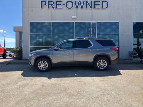Used 2020 Chevrolet Traverse LT image 1