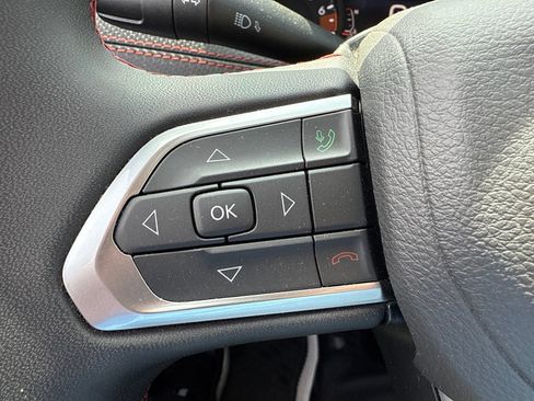 Used 2025 Jeep Compass Trailhawk AWD/4WD image 19