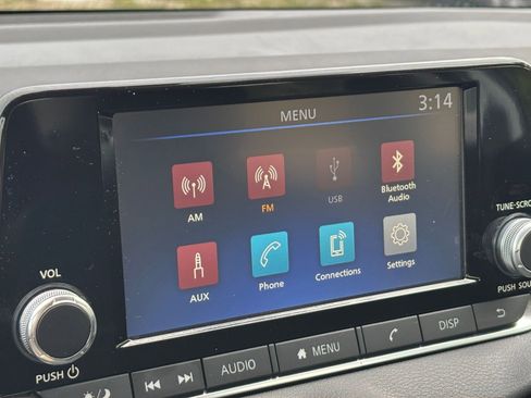 Used 2025 Nissan Sentra S image 21