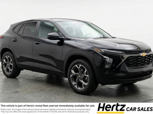 Used 2025 Chevrolet Trax LT image 1