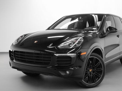Certified 2018 Porsche Cayenne Platinum Edition image 7