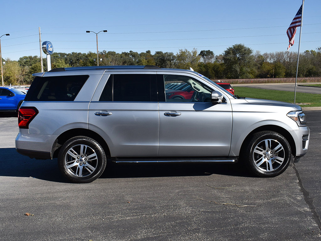 Used 2023 Ford Expedition Limited AWD/4WD image 16