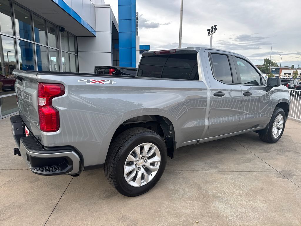 Used 2024 Chevrolet Silverado 1500 Custom AWD/4WD image 5