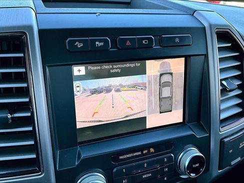 Used 2018 Ford F150 Platinum w/ Equipment Group 701A Luxury image 25