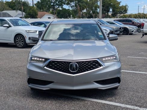 Used 2018 Acura TLX FWD image 2