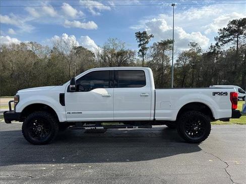 Used 2020 Ford F250 Lariat image 2