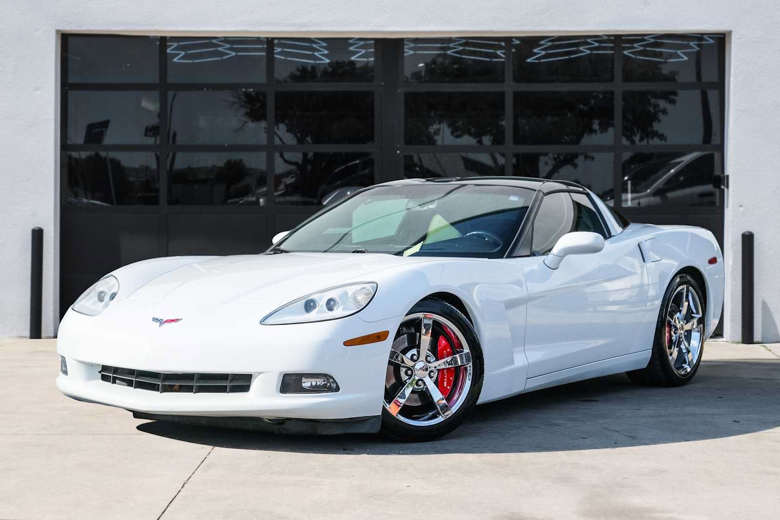 Used 2010 Chevrolet Corvette Coupe w/ Preferred Equipment Group RWD image 1