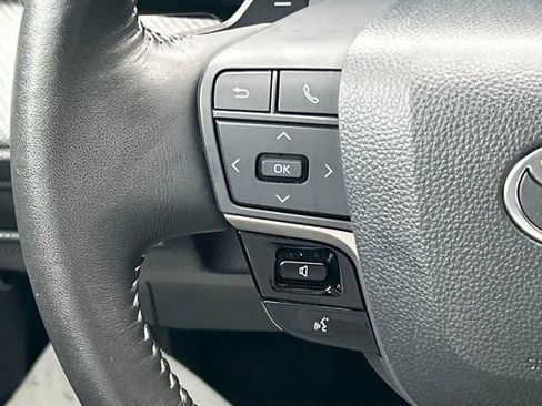 Used 2025 Toyota Camry SE AWD/4WD image 56