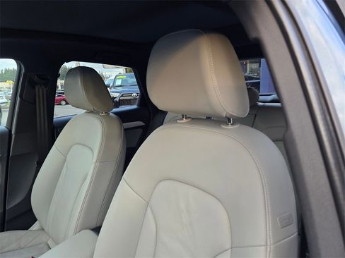 Used 2017 Audi Q3 2.0T Premium w/ Convenience Package image 27