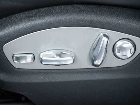 Certified 2026 Porsche Macan AWD/4WD image 24