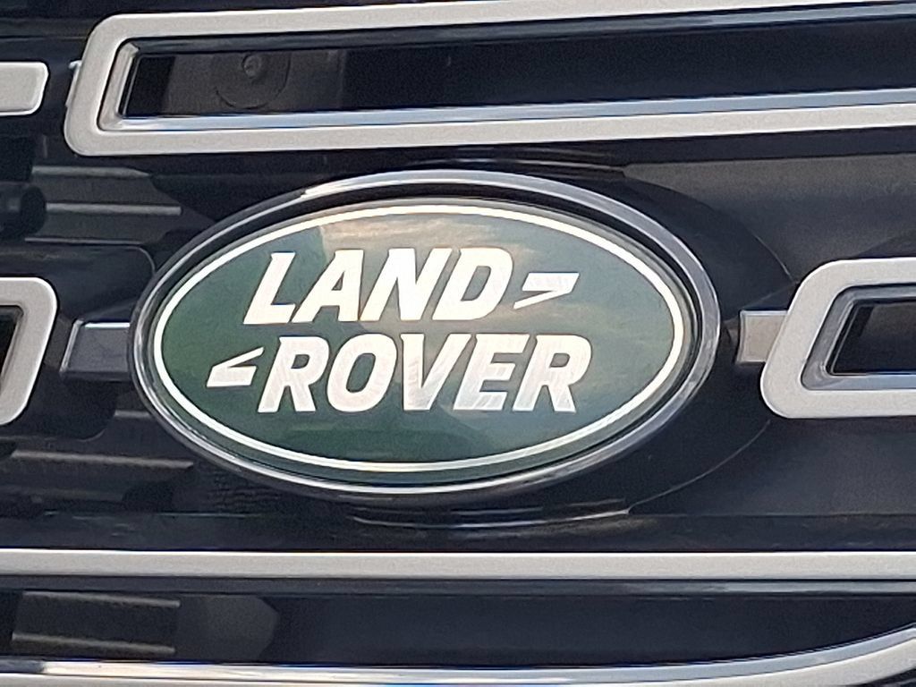 Certified 2026 Land Rover Range Rover Velar S AWD/4WD image 29