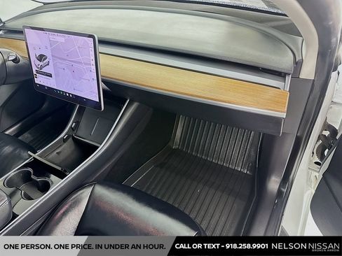 Used 2020 Tesla Model 3 Standard Range RWD image 29