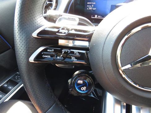 Used 2025 Mercedes-Benz GLB 35 AMG 4MATIC image 11