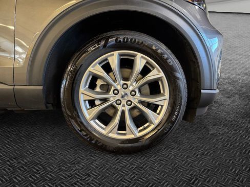Used 2023 Ford Explorer XLT w/ Equipment Group 202A AWD/4WD image 11