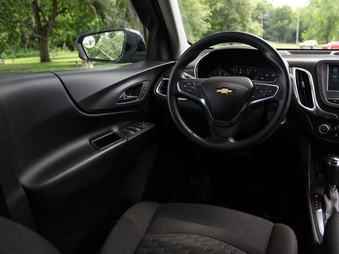 Used 2018 Chevrolet Equinox LT FWD image 9