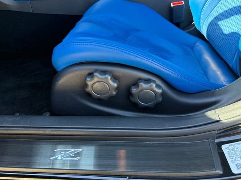 Used 2025 Nissan Z Performance w/ Floor Mat Package RWD image 20