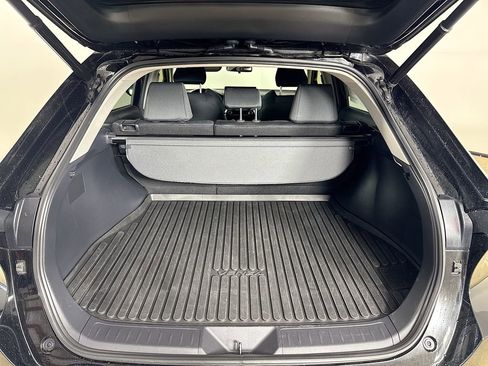Certified 2022 Toyota Venza LE AWD/4WD image 23