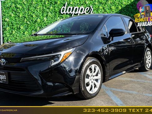 Used 2023 Toyota Corolla LE image 2