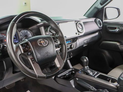 Used 2023 Toyota Tacoma TRD Sport AWD/4WD image 24