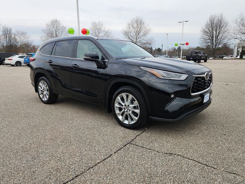 Used 2022 Toyota Highlander Limited image 4