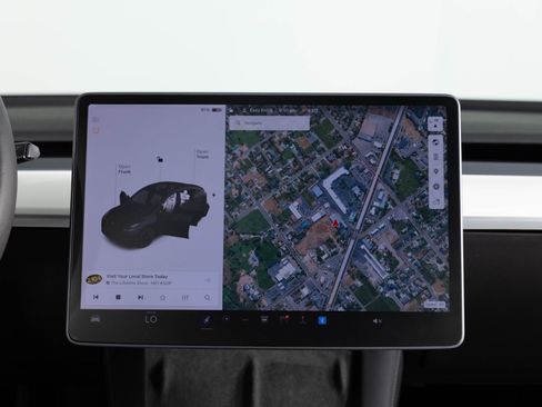 Used 2022 Tesla Model Y Long Range image 36