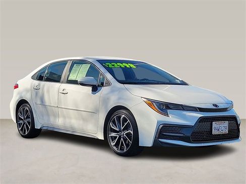 Used 2022 Toyota Corolla SE image 1