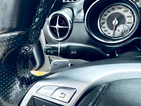 Used 2014 Mercedes-Benz SL 550 image 36