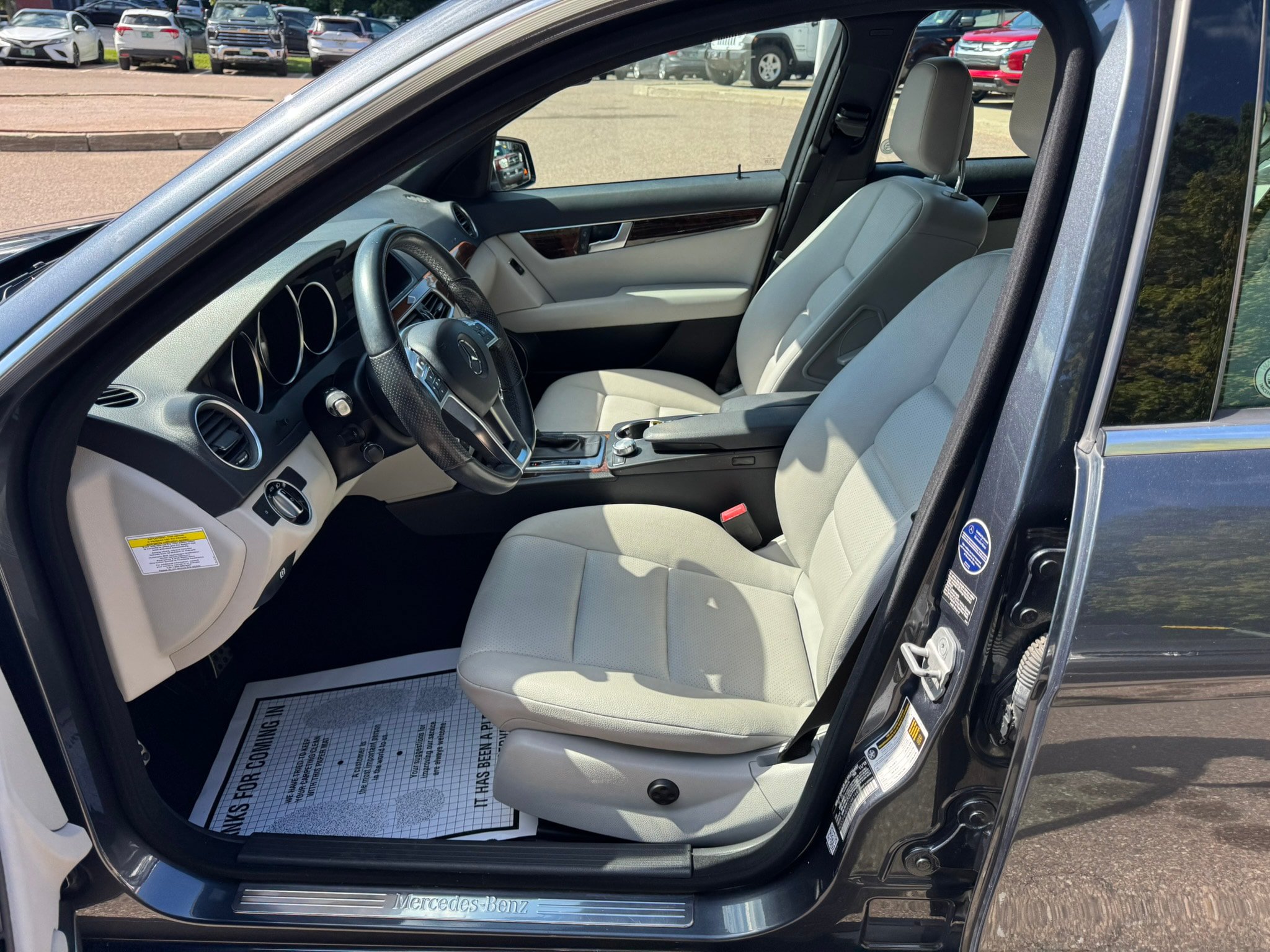 Used 2014 Mercedes-Benz C 250 Sedan image 9