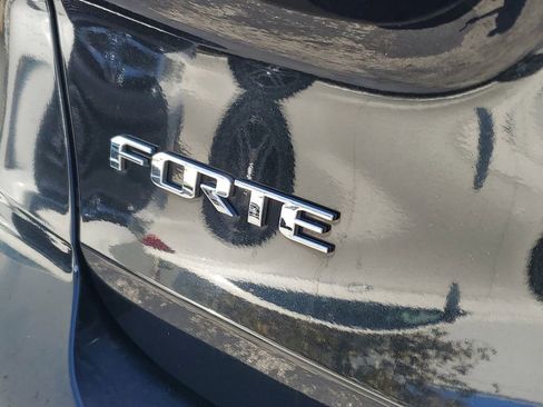 Used 2017 Kia Forte S FWD image 8