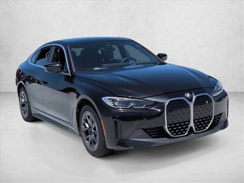 Used 2023 BMW i4 eDrive35 RWD image 3