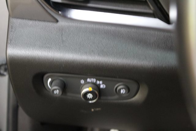 Used 2020 Chevrolet Traverse LT AWD/4WD image 15