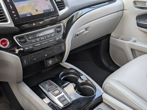 Used 2016 Honda Pilot Touring image 35