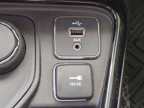 Used 2018 Jeep Compass Limited w/ Navigation Group image 29