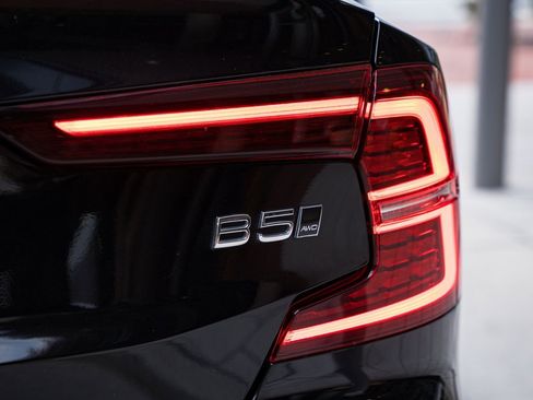 Certified 2025 Volvo S60 B5 Plus image 6