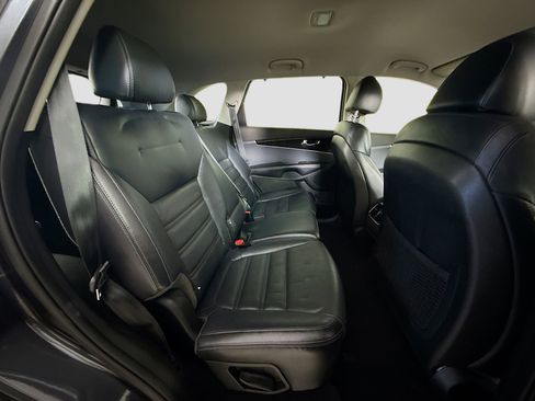 Used 2018 Kia Sorento EX FWD image 27