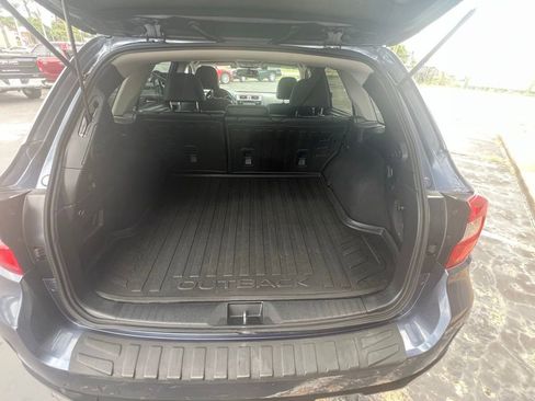 Used 2016 Subaru Outback 3.6R Limited image 37