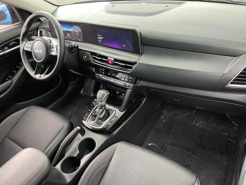 Certified 2024 Kia Seltos EX FWD image 11