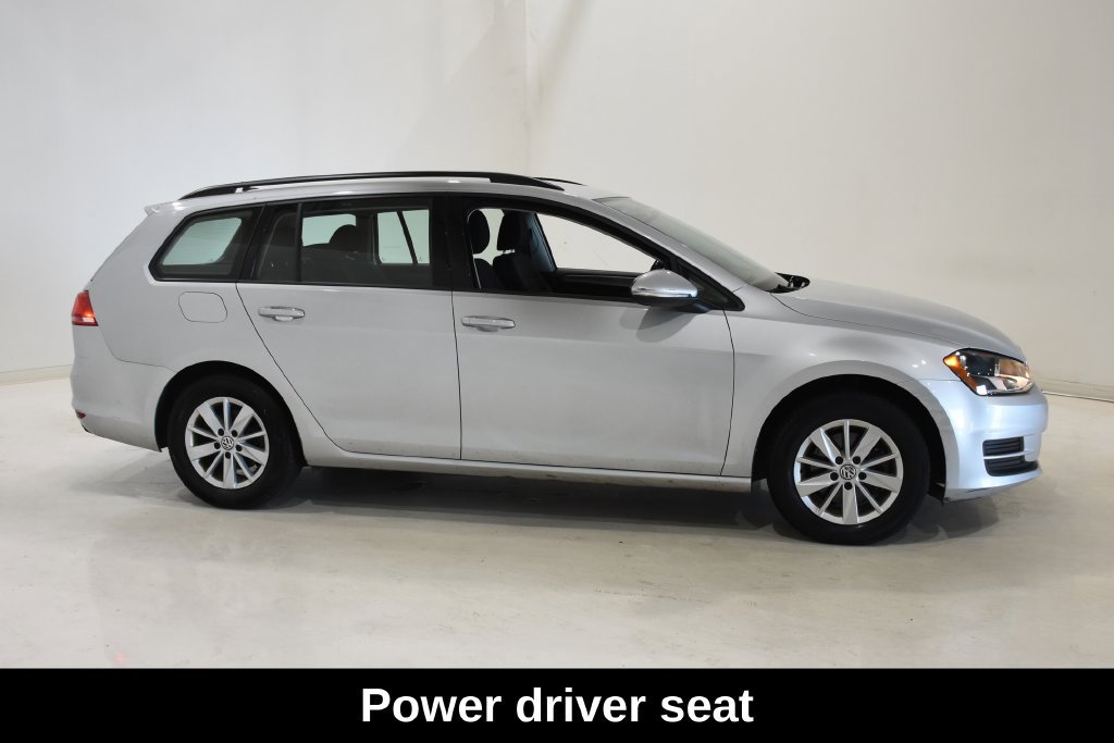 Used 2017 Volkswagen Golf S FWD image 3