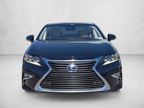 Used 2017 Lexus ES 300h ES 300h image 2